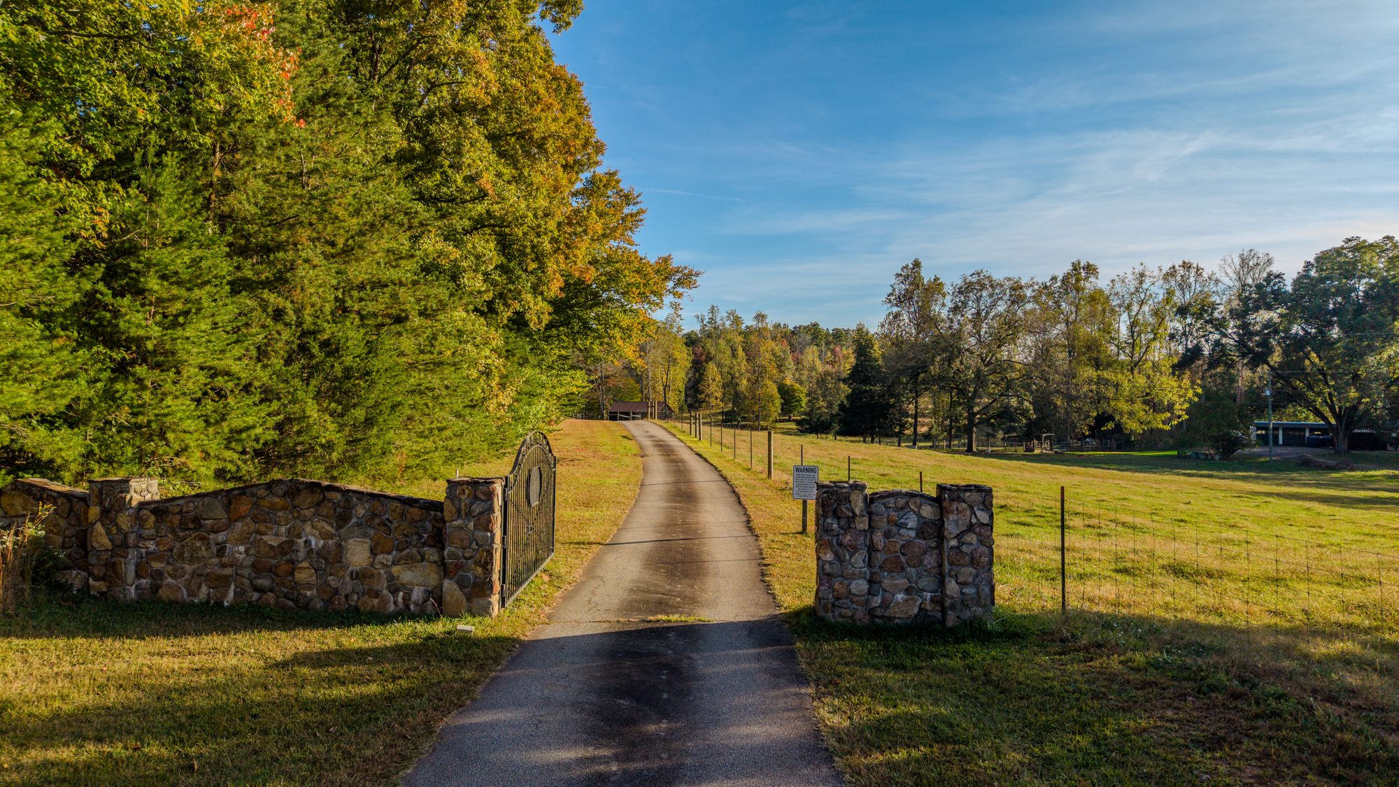 The stone gate at the entrance to Boho Farm