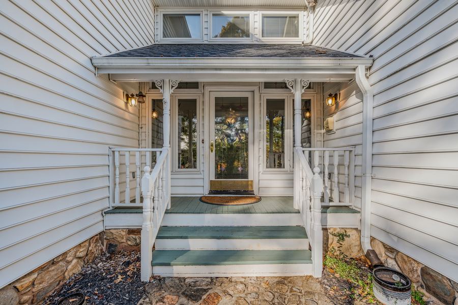 Side entry, 144 Porter Road
